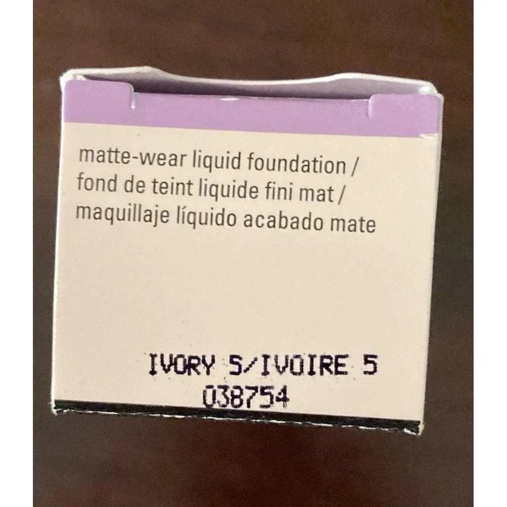Mary Kay TimeWise Matte Wear Liquid Foundation Ivory 5 Combination -‎ Oily Skin